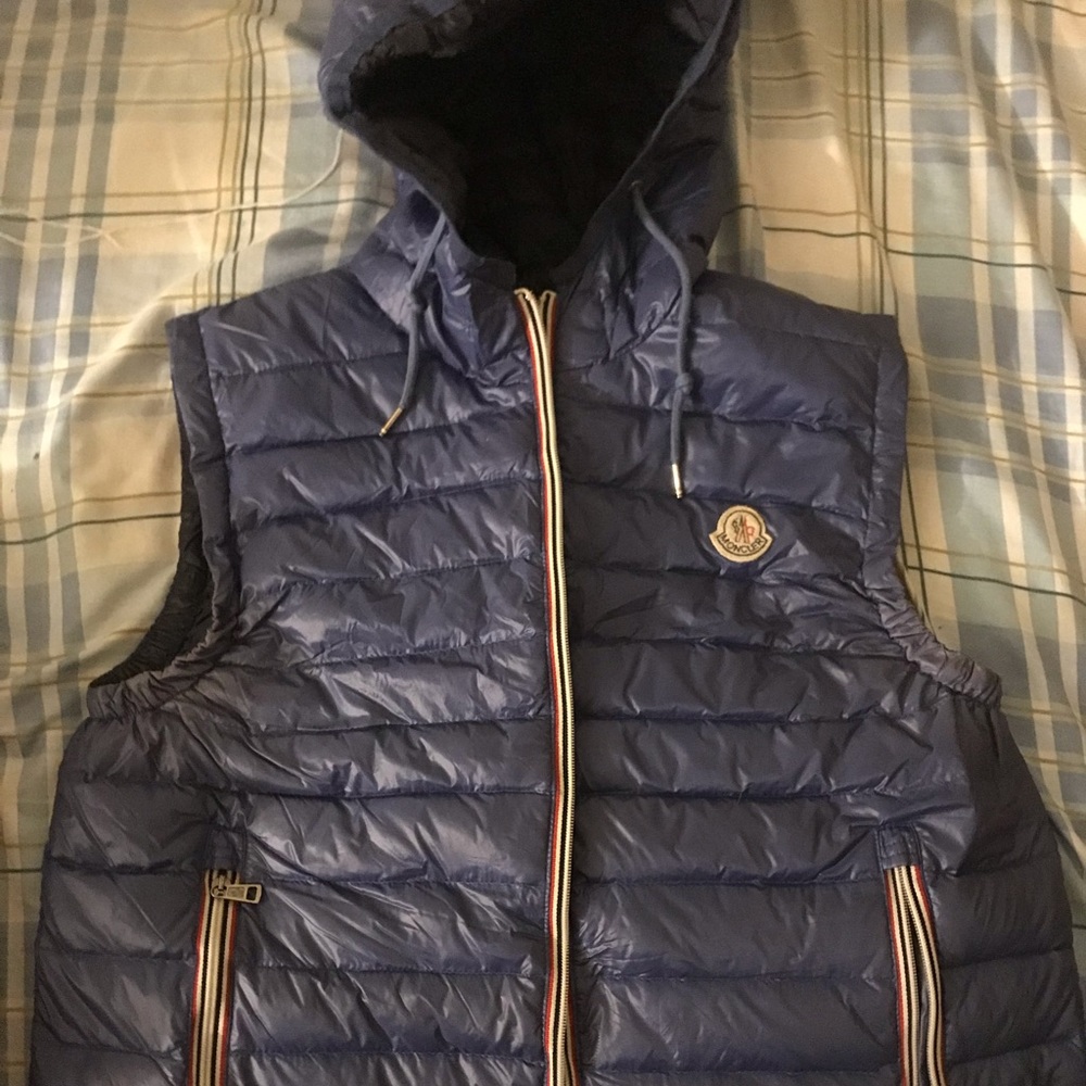 Moncler sz 5